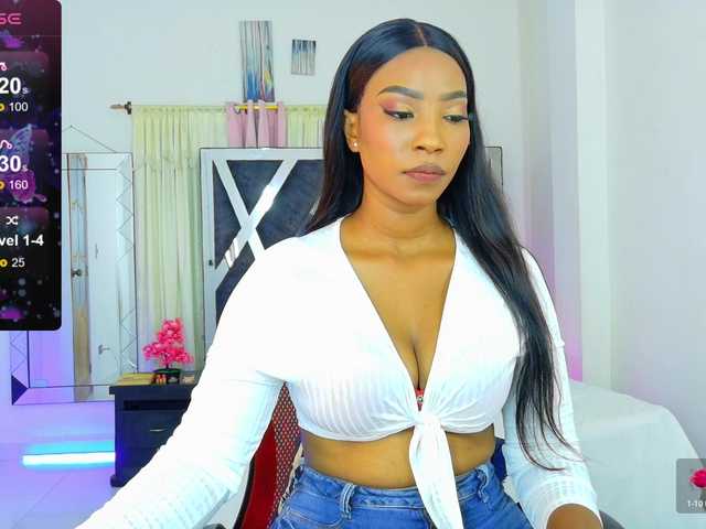 talianapalacios live cam on BongaCams