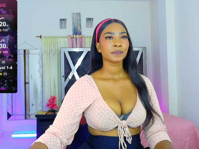 talianapalacios live cam on BongaCams