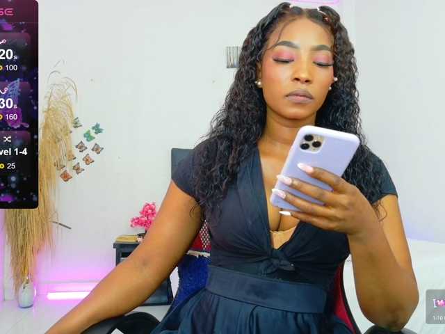talianapalacios, en vivo ahora en BongaCams