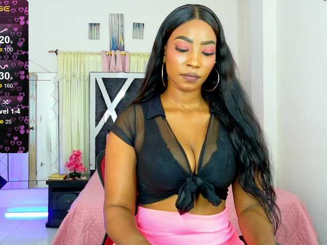talianapalacios live cam on BongaCams