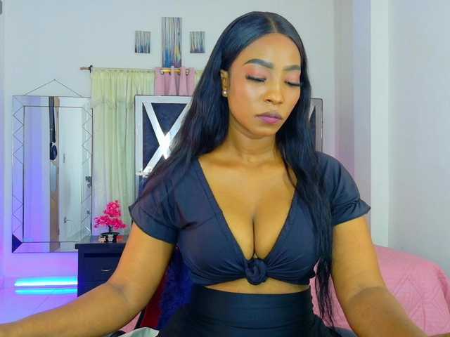 talianapalacios live cam on BongaCams