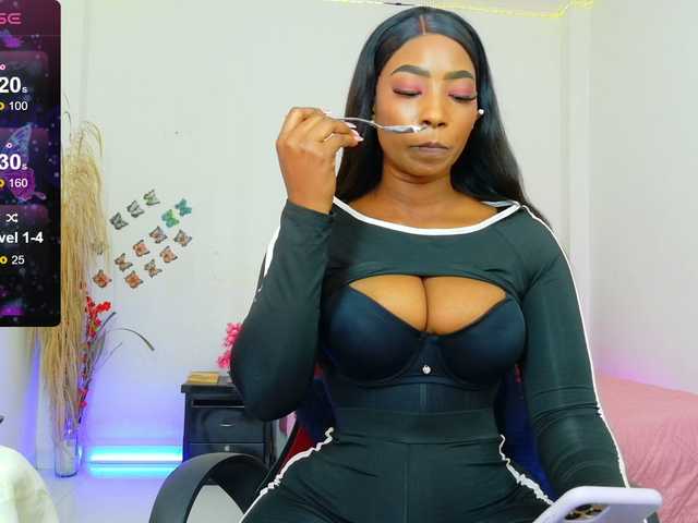 talianapalacios — live female cam