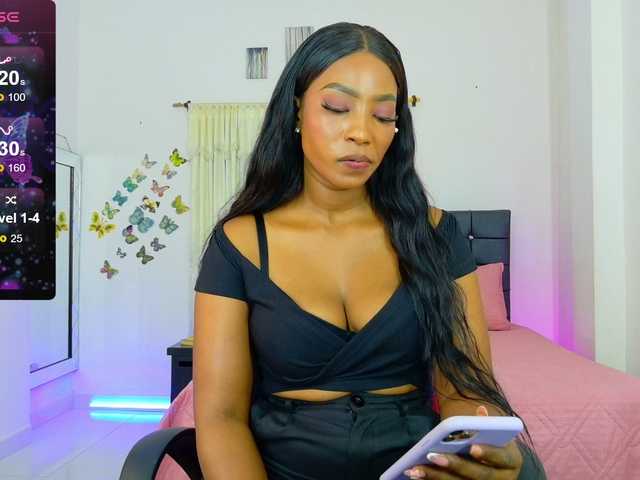 talianapalacios live cam on BongaCams