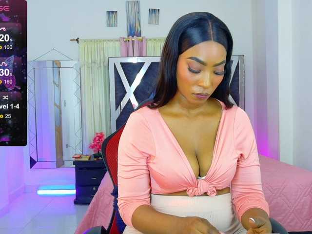 talianapalacios live cam on BongaCams