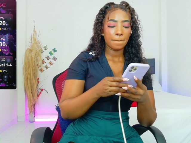 talianapalacios live cam on BongaCams