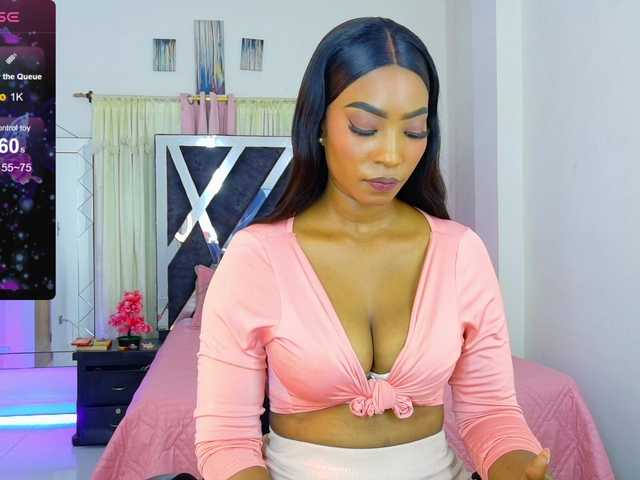 talianapalacios live cam on BongaCams