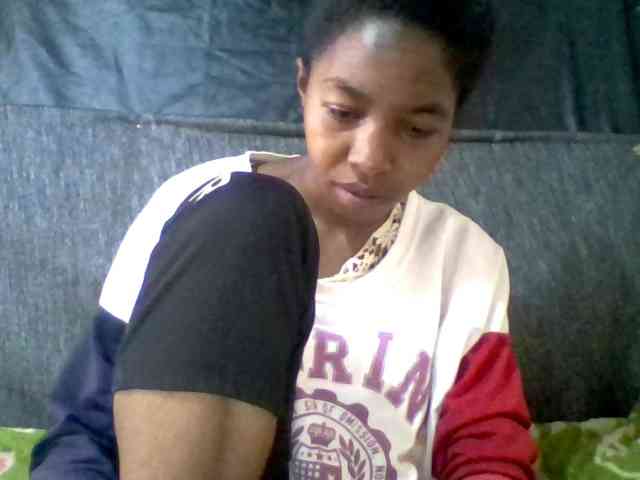 BigHairypussy webcam