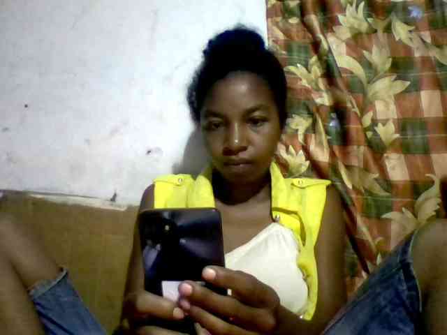 BigHairypussy webcam