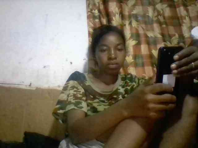 BigHairypussy webcam