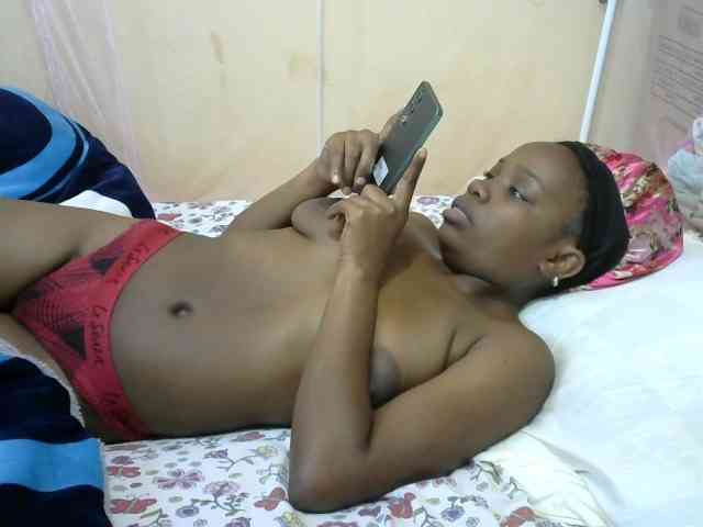 Cuteallianah webcam