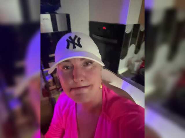 MadisonLove live webcam show