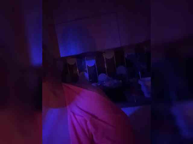 MadisonLove webcam