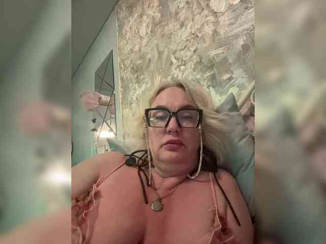 MadisonLove webcam