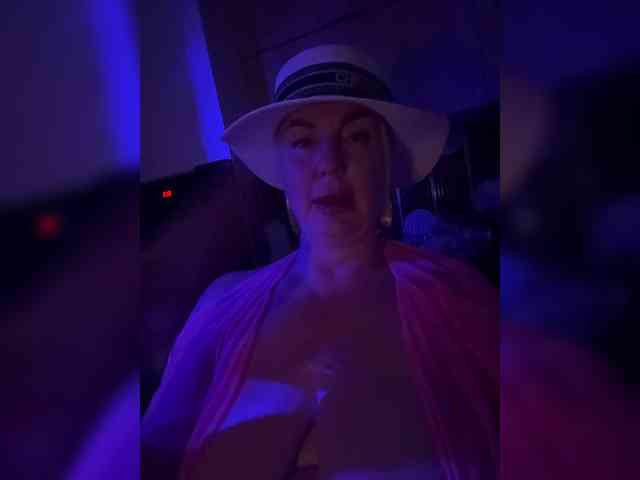 MadisonLove webcam