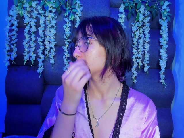 DaniDream live cam on BongaCams