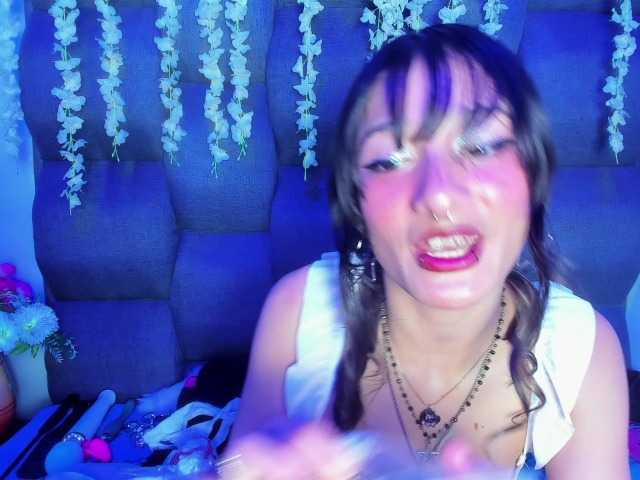 DaniDream live cam on BongaCams