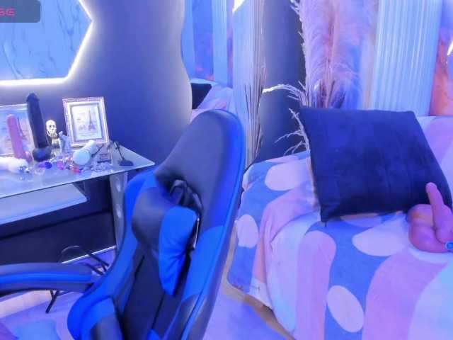 DaniDream live cam on BongaCams