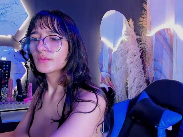 DaniDream live cam on BongaCams