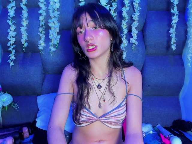 DaniDream live cam on BongaCams