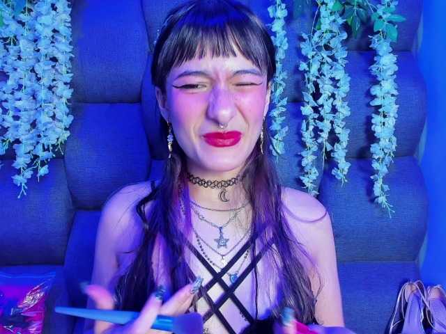 DaniDream live cam on BongaCams