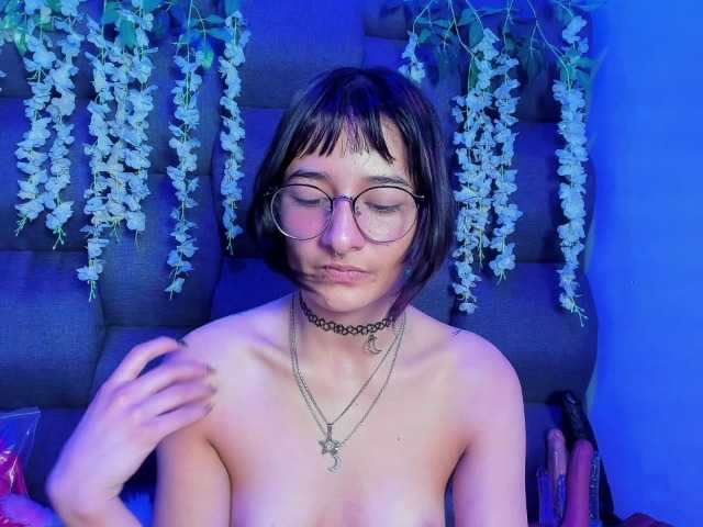 DaniDream live cam on BongaCams