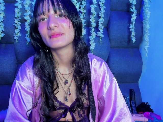 DaniDream live cam on BongaCams