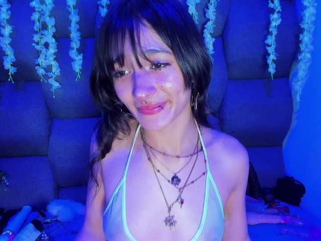 DaniDream live cam on BongaCams