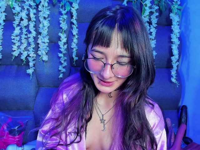 DaniDream live cam on BongaCams
