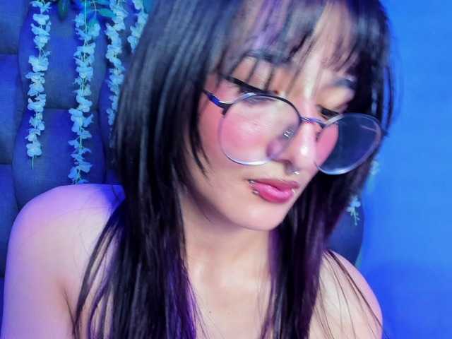 DaniDream live cam on BongaCams
