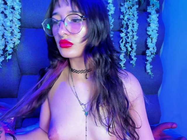 DaniDream live cam on BongaCams