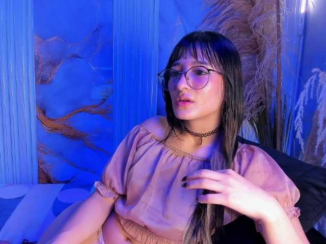 DaniDream live cam on BongaCams