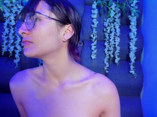 DaniDream live cam on BongaCams
