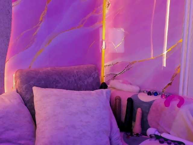 DaniDream live cam on BongaCams