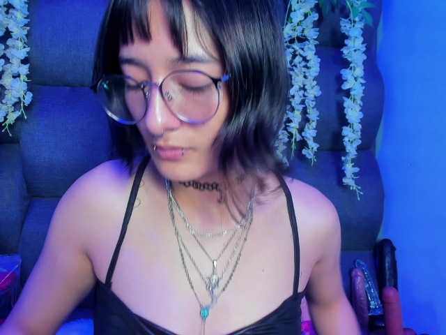 DaniDream live cam on BongaCams