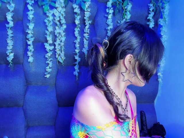 DaniDream live cam on BongaCams
