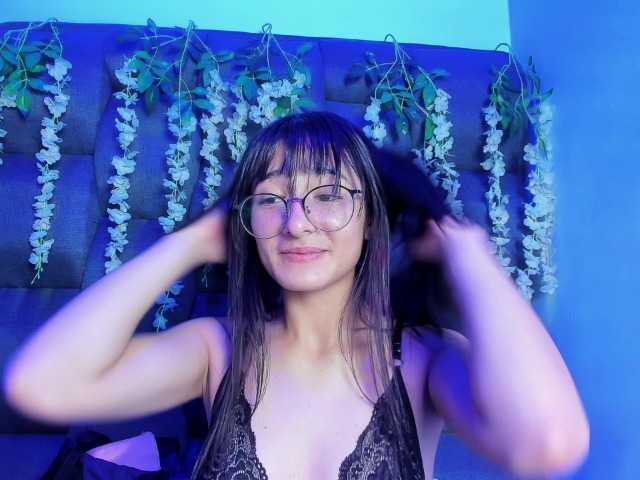 DaniDream live cam on BongaCams