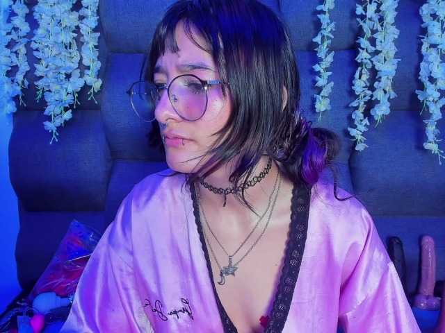 DaniDream live cam on BongaCams
