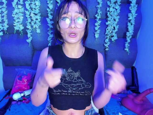 DaniDream live cam on BongaCams