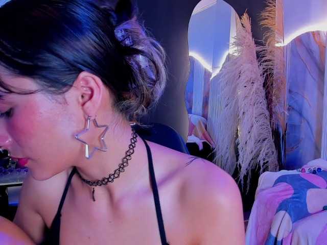 DaniDream live cam on BongaCams