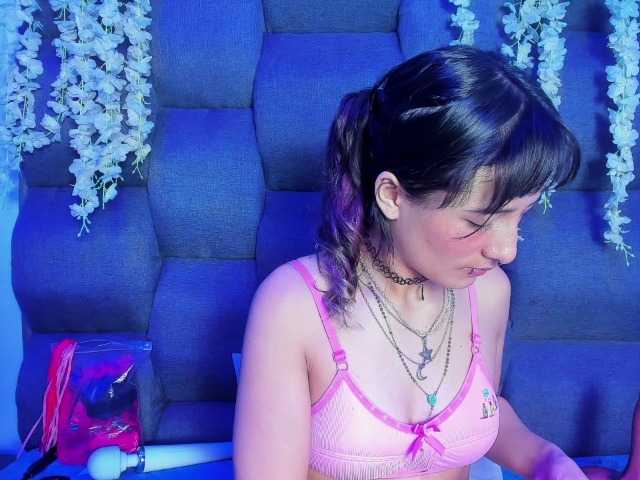 DaniDream live cam on BongaCams