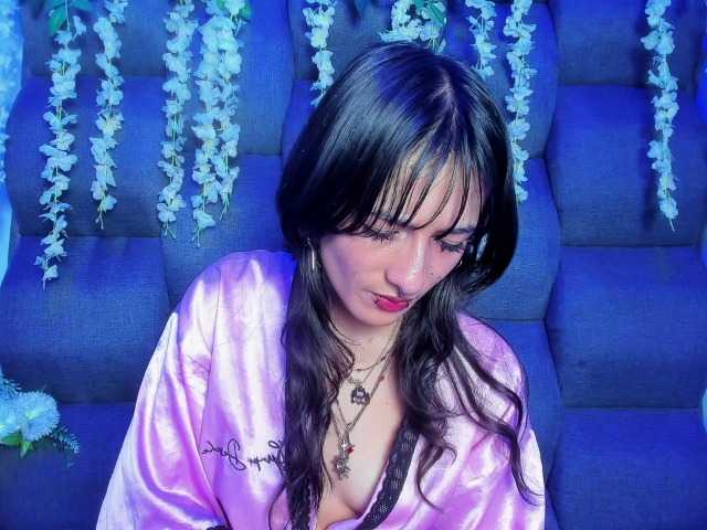 DaniDream live cam on BongaCams