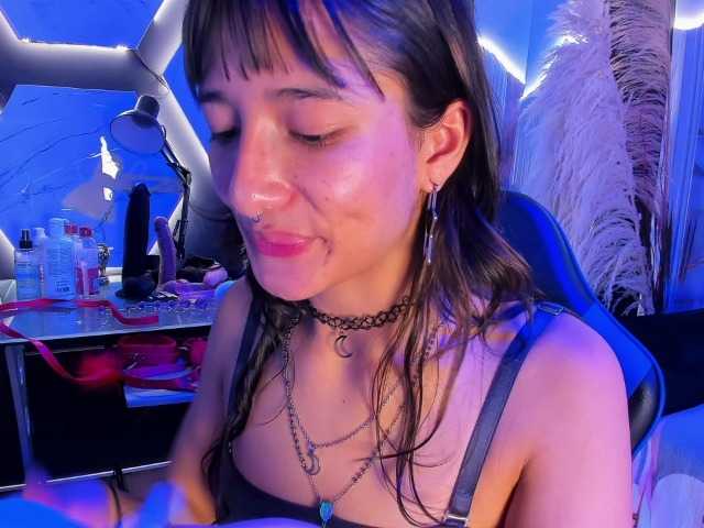 DaniDream live cam on BongaCams