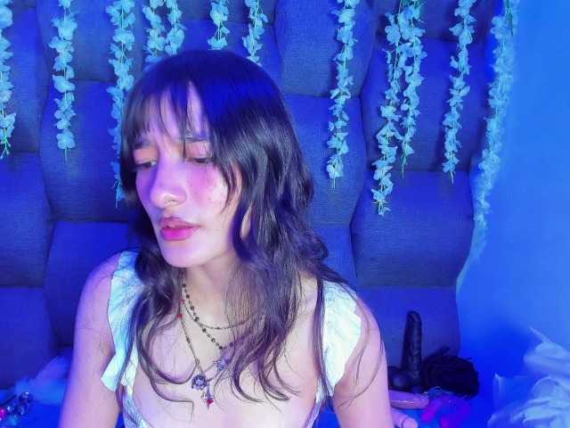 DaniDream live cam on BongaCams