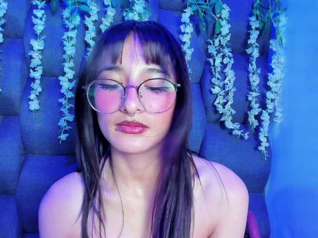 DaniDream live cam on BongaCams