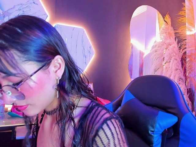 DaniDream live cam on BongaCams