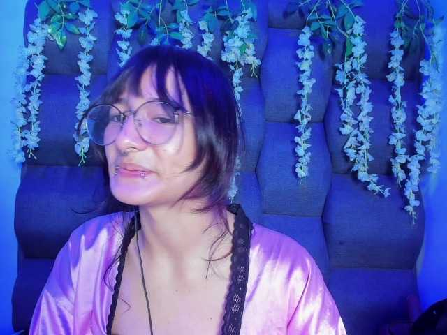 DaniDream live cam on BongaCams