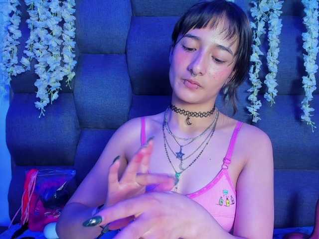 DaniDream live cam on BongaCams