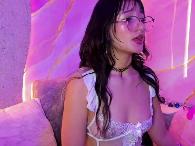 DaniDream live cam on BongaCams
