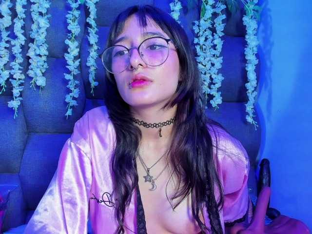 DaniDream live cam on BongaCams