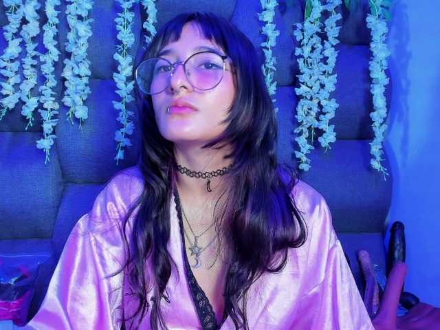 DaniDream live cam on BongaCams
